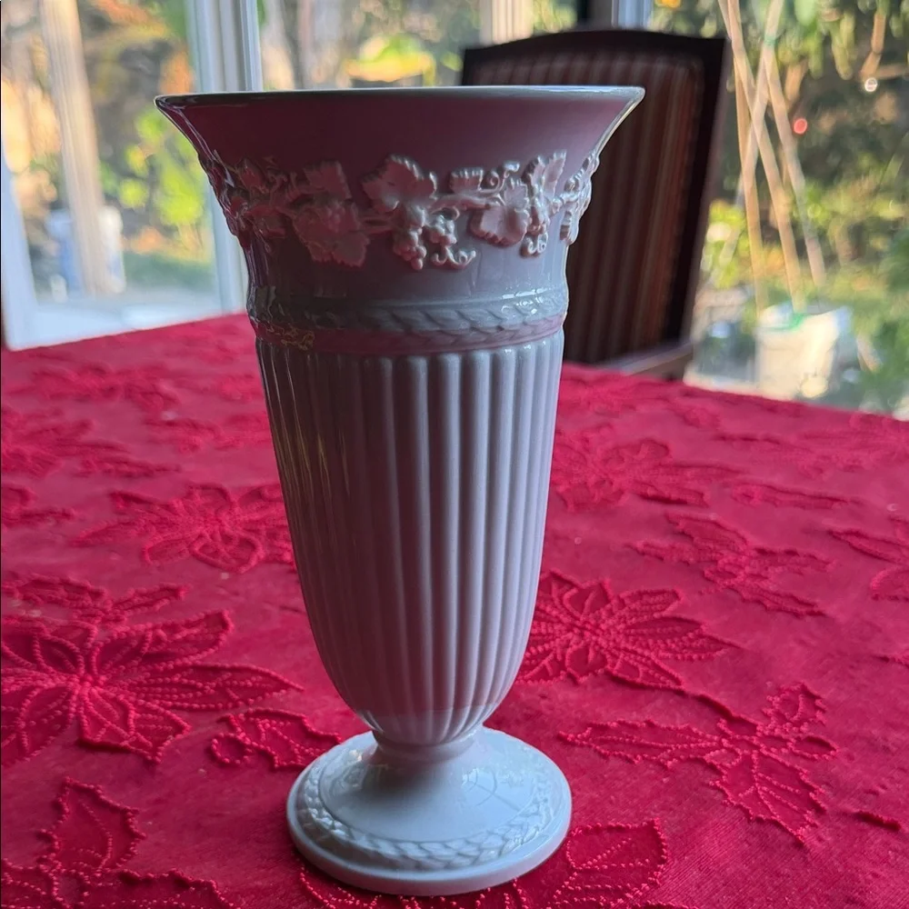 1960s Wedgwood Etruria&Barlaston Queensware cream on light grey  Vase 8.5” tall